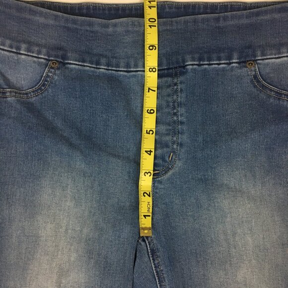 Chico's Perfect Stretch Pull-On Jeans Light Wash Size 0.5 - Picture 10 of 12